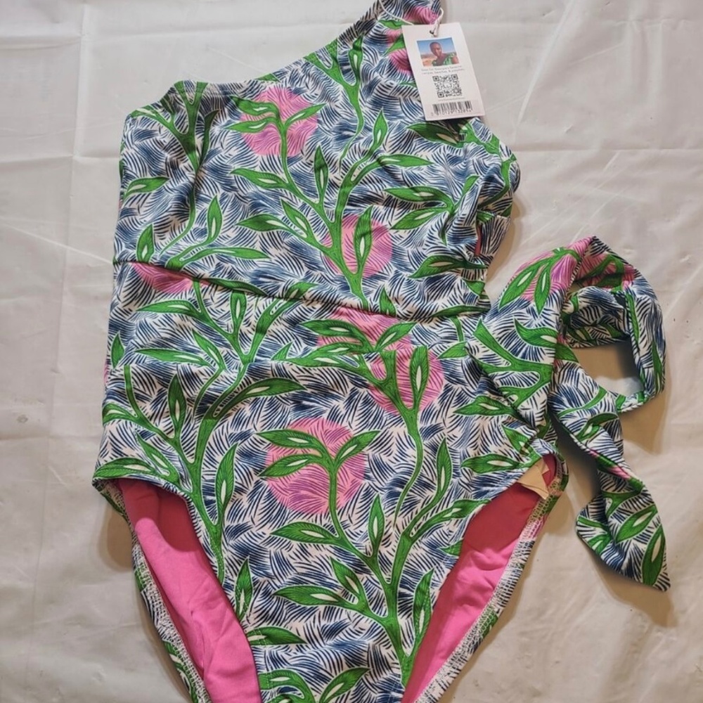 NWT - Liberty & Justice Women's One Shoulder Cut Out One Piece Swim M